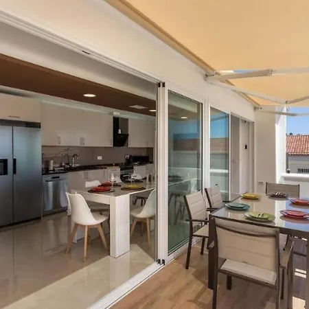 Vila Moderna En Con Piscina Privada Y Cerca Del Siam Park *