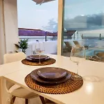 Moderna En Con Piscina Privada Y Cerca Del Siam Park Адехе